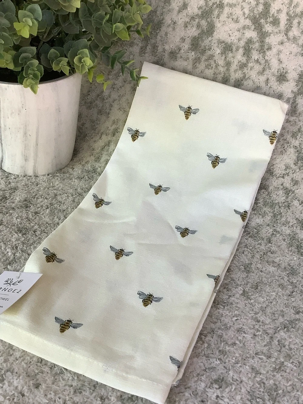 1Canoe2 Ivory Bee Cotton Fabric Kitchen Tea Towel NWT 18.75” x 28”